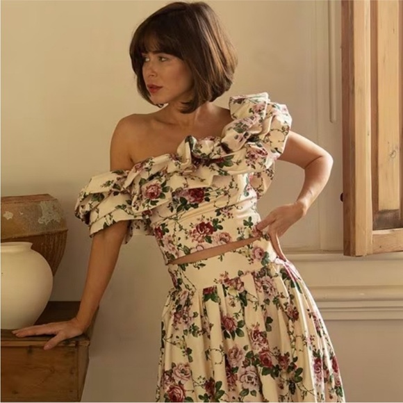 ANTONIO MELANI Tops - Antonio Melani Vintage Floral One-Shoulder Cropped Top with Ruffles